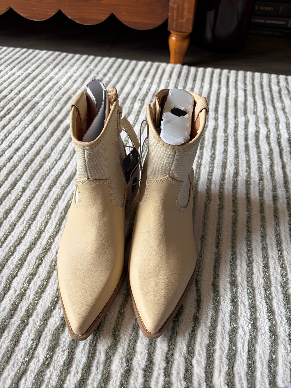 Universal Thread Cream Pointed-Toe Ankle Booties - Picture 2 of 8